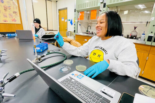 Photo of Shuli-Zhang-Microbiology_students