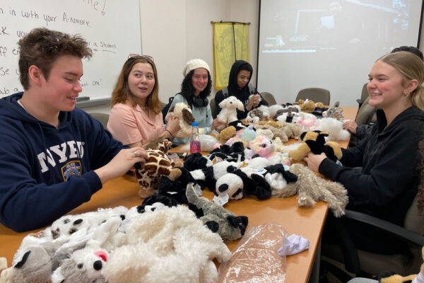 Students-at-White-Bridge-taking-part-in-Build-a-Valentine-on-Feb-14th